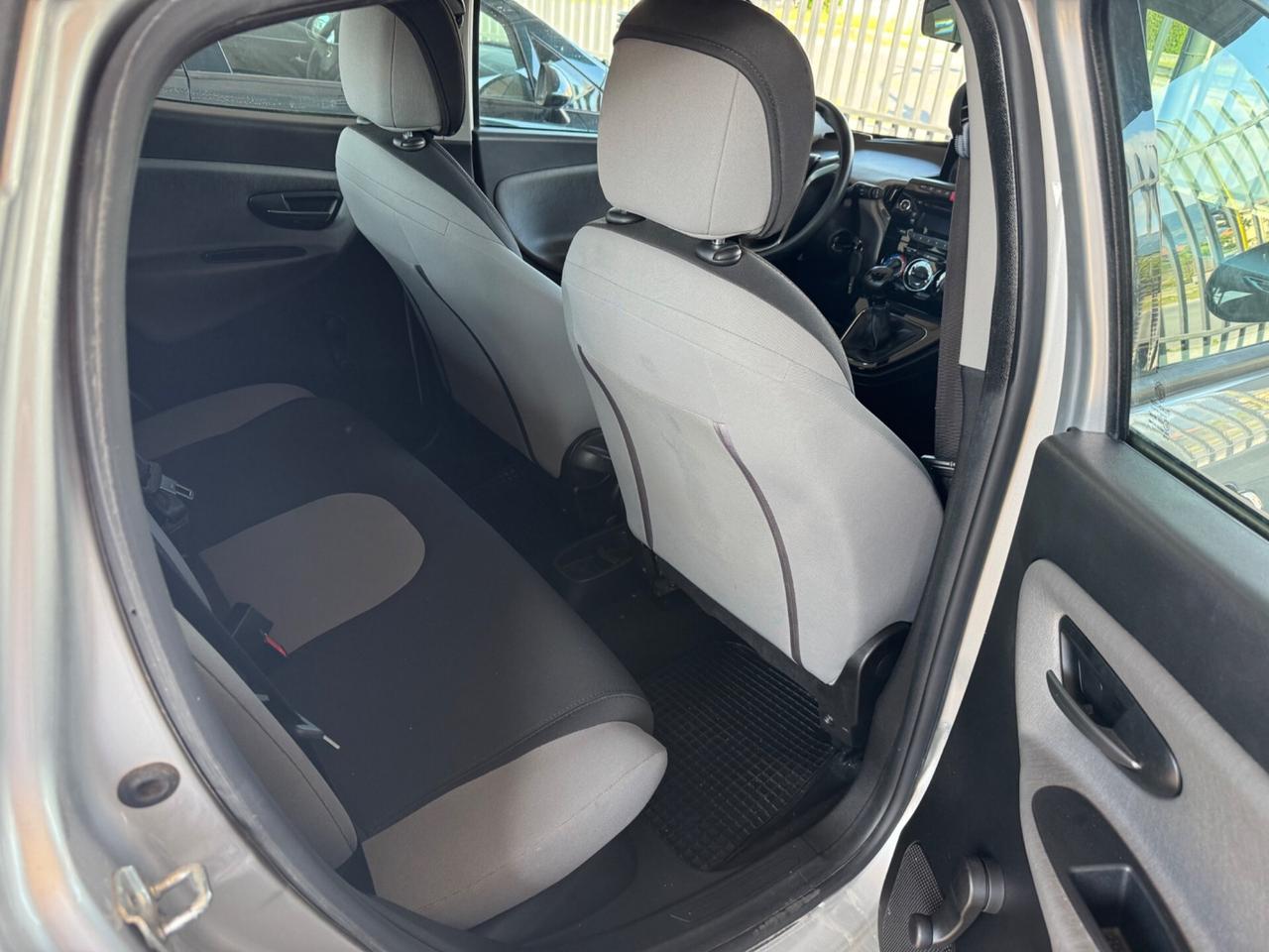 Lancia Ypsilon 1.3 MJT 16V 95 CV 5 porte S&S Silver