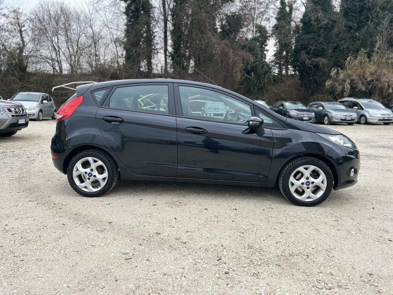 FORD FIESTA 1.4 97CV GPL 2032 UNICO P. IVA ESPOSTA