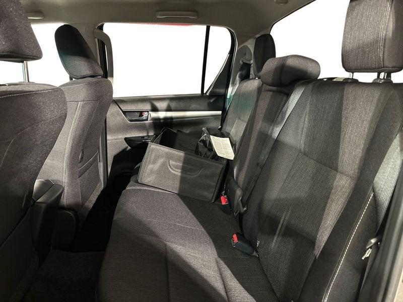 Toyota Hilux 2.8 D 4WD 4 porte Double Cab Lounge