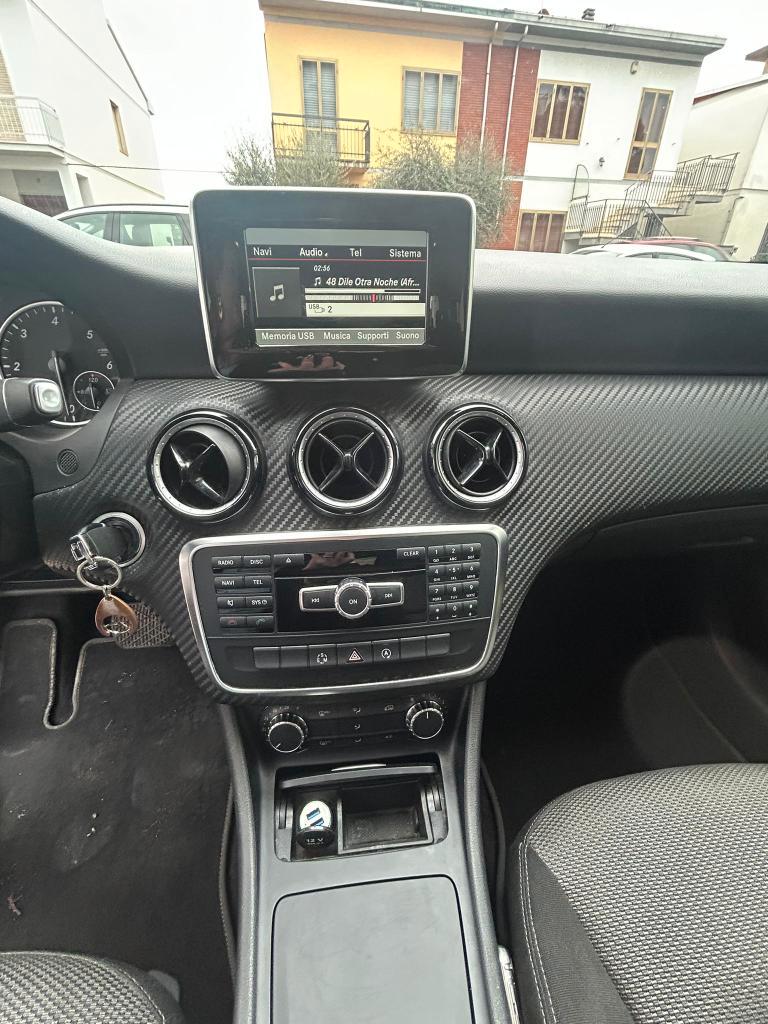 Mercedes-Benz GLA 180 CDI 109 CV DCT