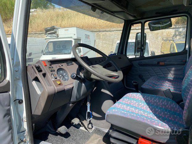Mercedes carro attrezzi scarrabile con gru