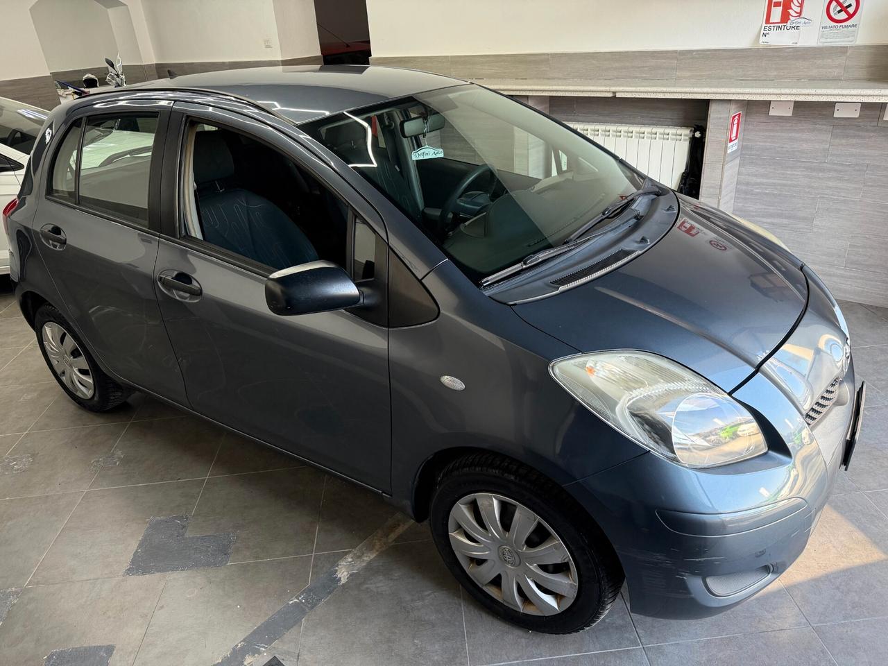Toyota Yaris 1.0 5 porte