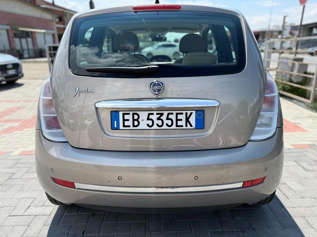 Lancia Ypsilon 1.2 69CV Platino OK NEOPATENTATI