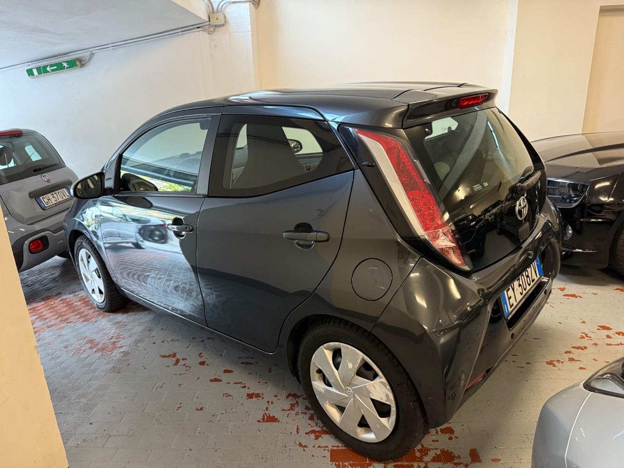 Toyota Aygo 1.0 VVT-i 69 CV 5 porte x-play