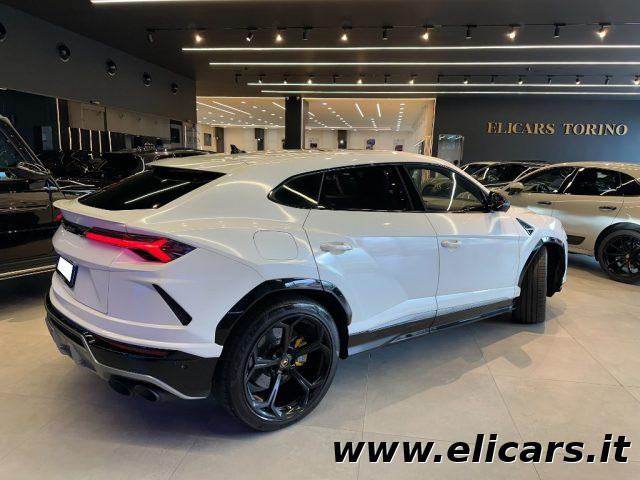 LAMBORGHINI Urus 4.0