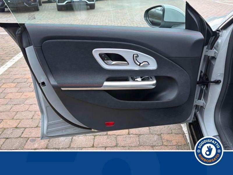 Mercedes-Benz CLA 200 Automatic Coupé AMG Line Premium