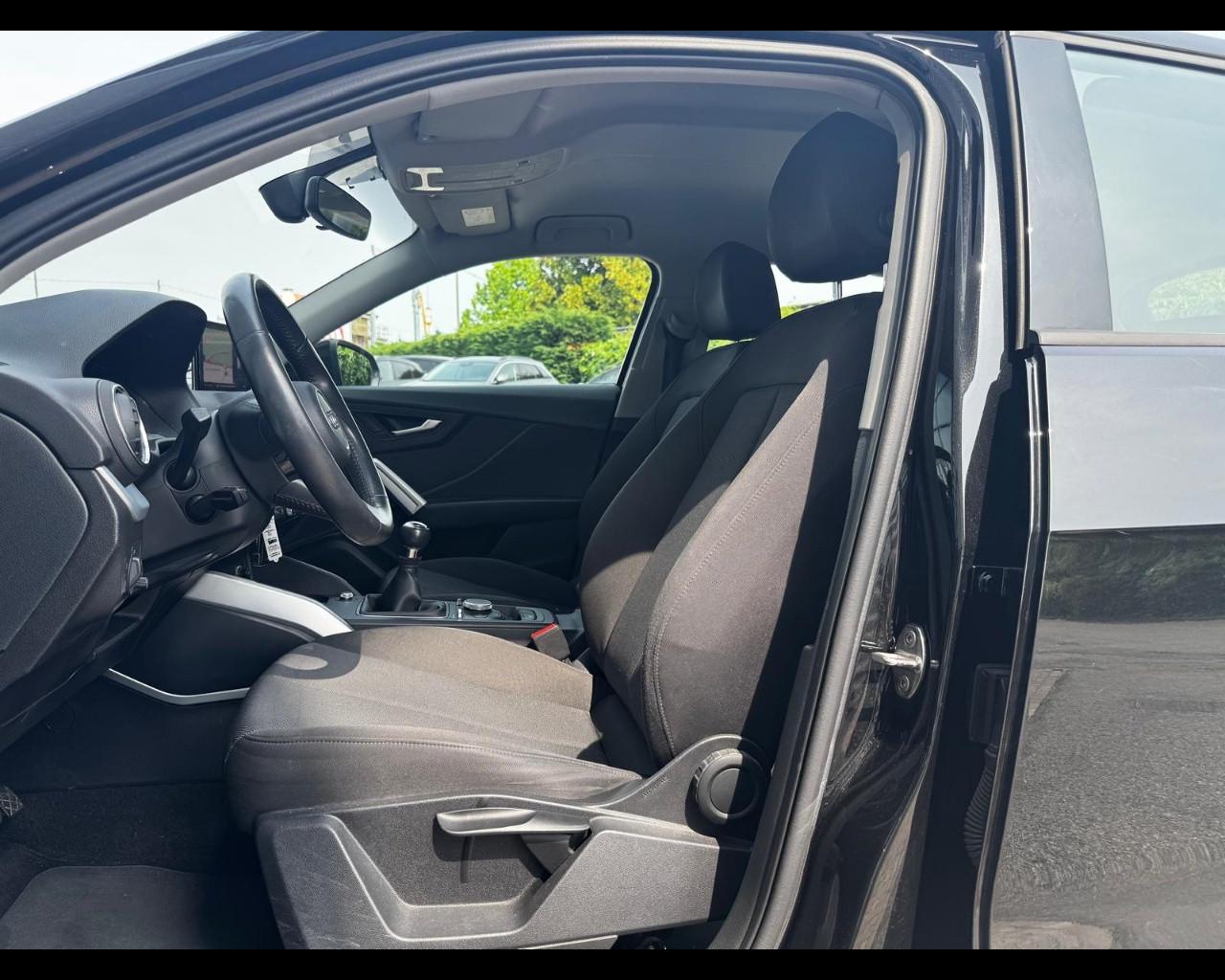 AUDI Q2 30 TDI BUSINESS