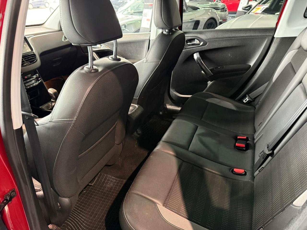 Peugeot 2008 BlueHDi 100 Allure