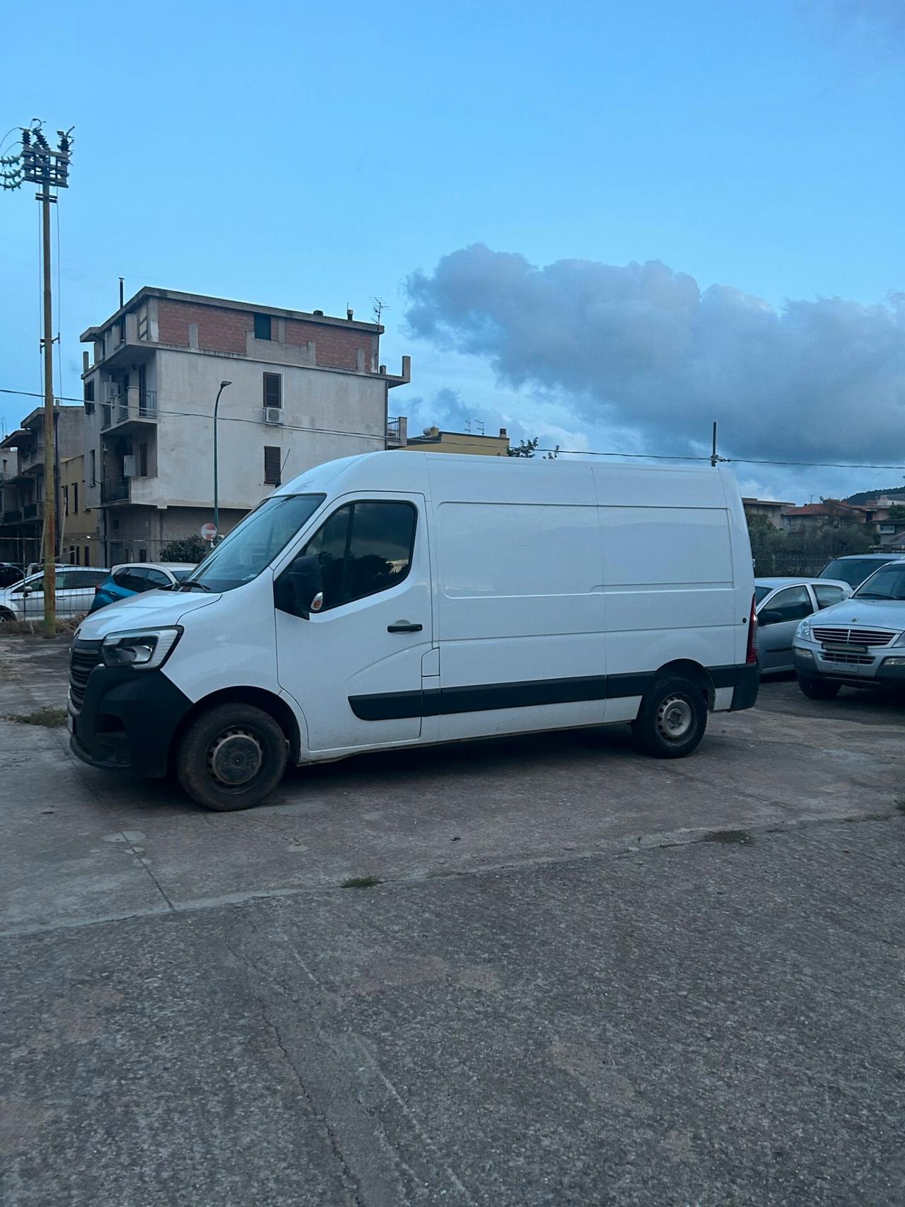 Renault Master T35 2.3 dCi 150 PM Cabinato