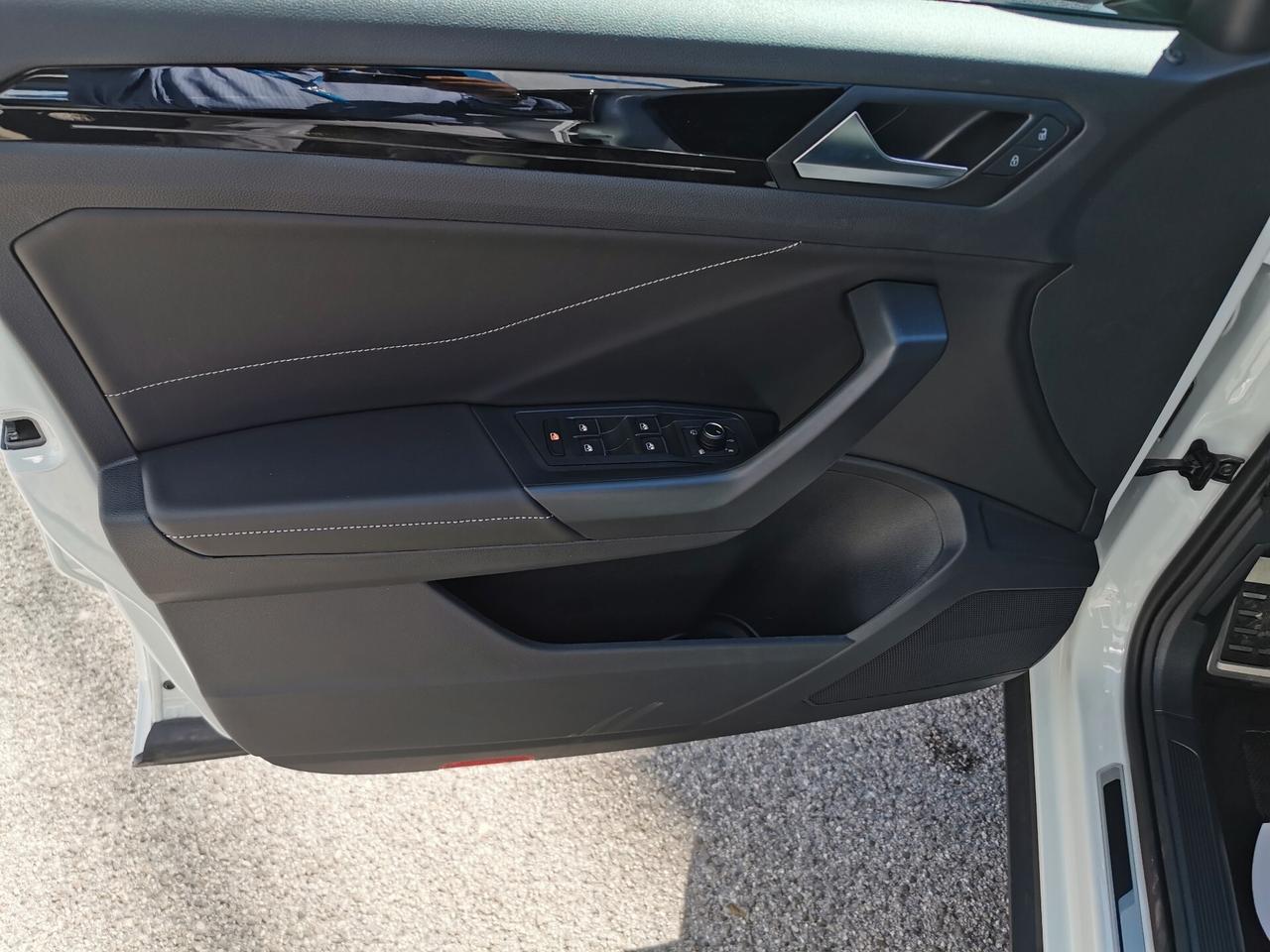 Volkswagen T-Roc 1.0 TSI 115cv R-Line