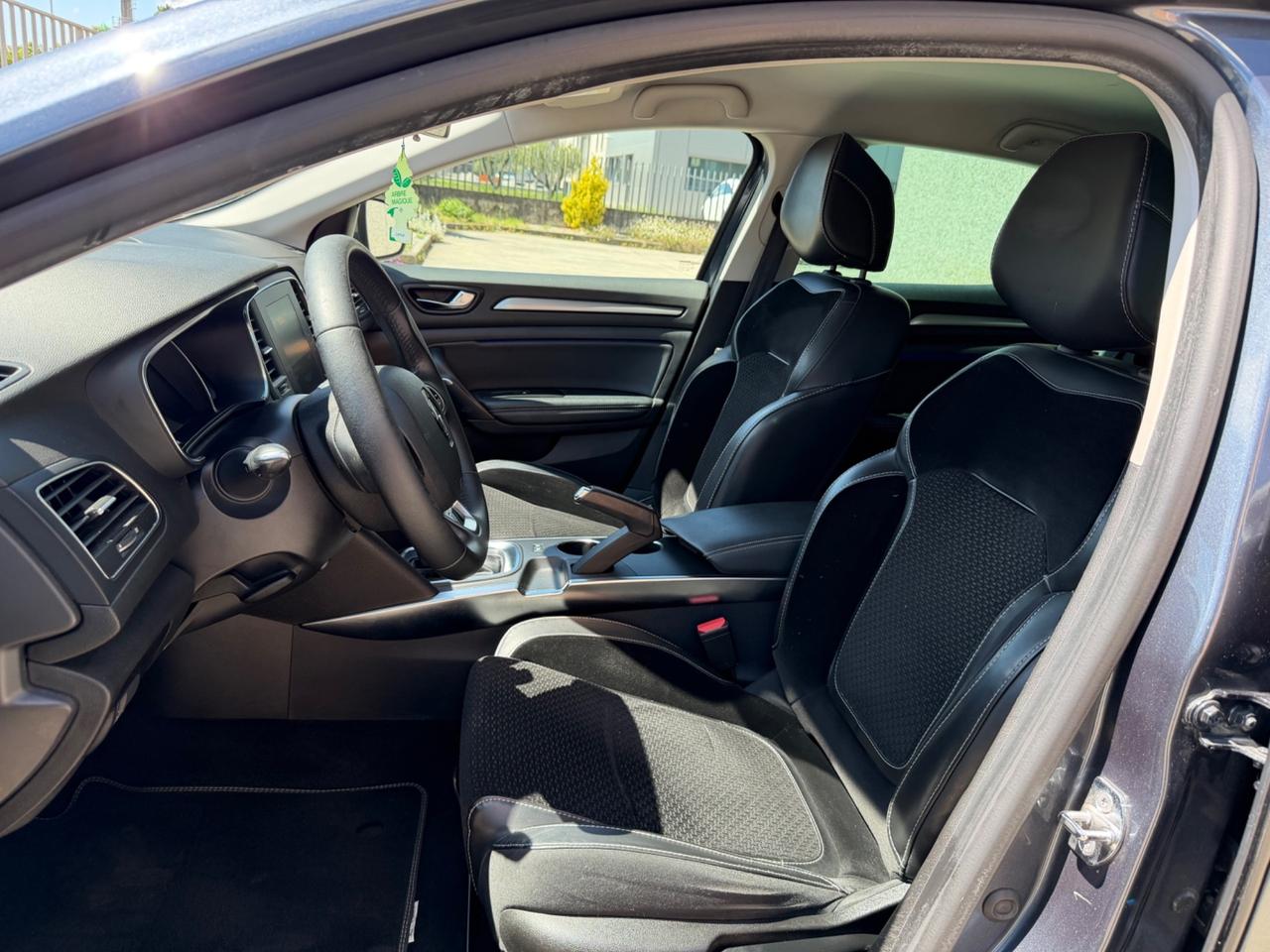Renault Megane Mégane dCi 8V 110 CV EDC Energy Intens