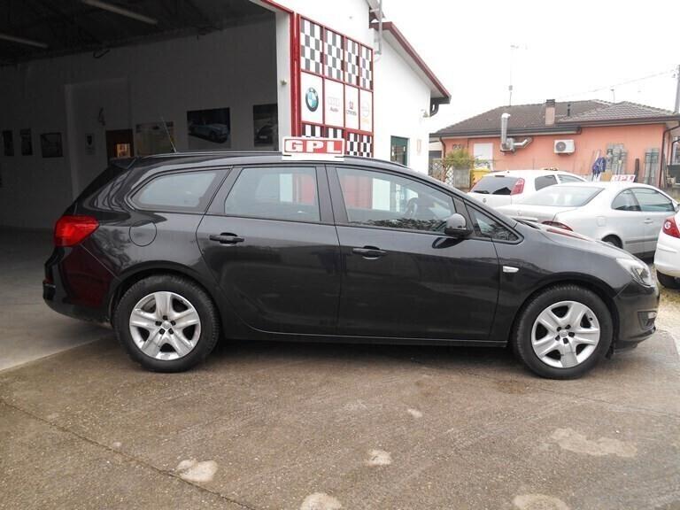Opel Astra 1.4 Turbo 140CV Sports Tourer GPL Tech Elective