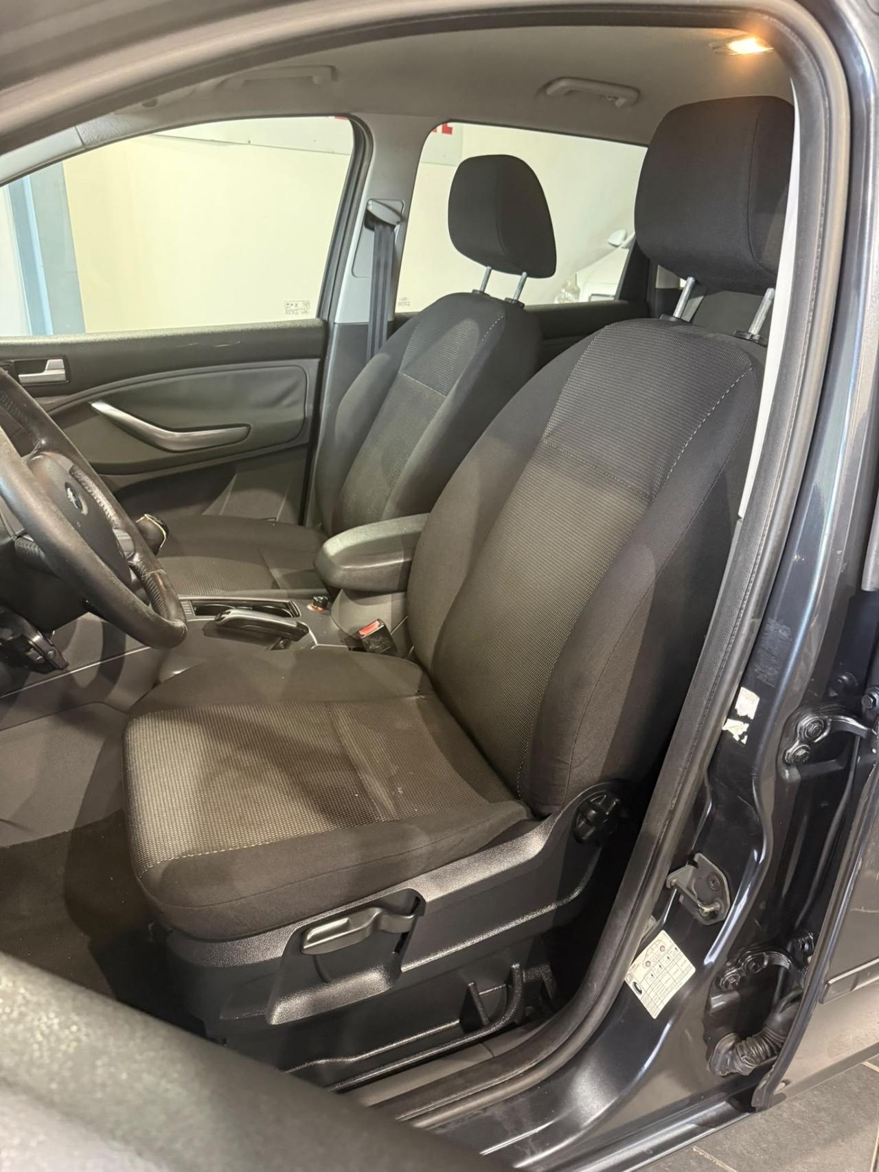 Ford C-Max 1.6 TDCi -NEOPATENTATI