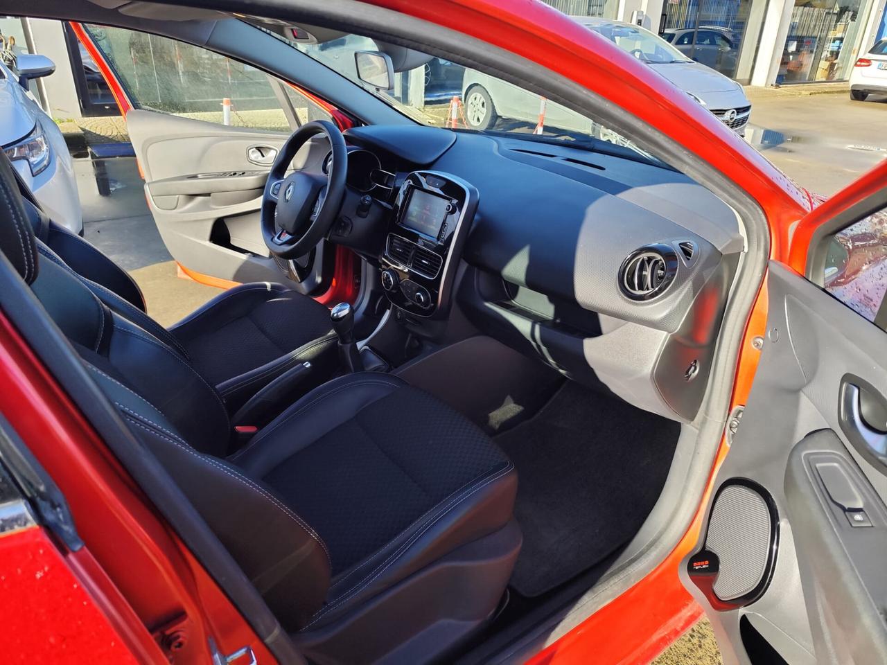 Renault Clio dCi 8V 90 CV 5 porte Moschino Intens