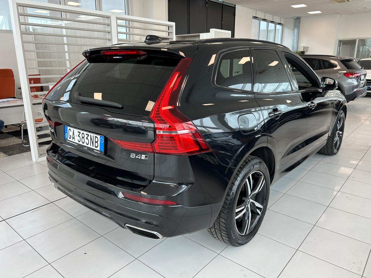 Volvo XC 60 B4 (d) AWD Geartronic R-design