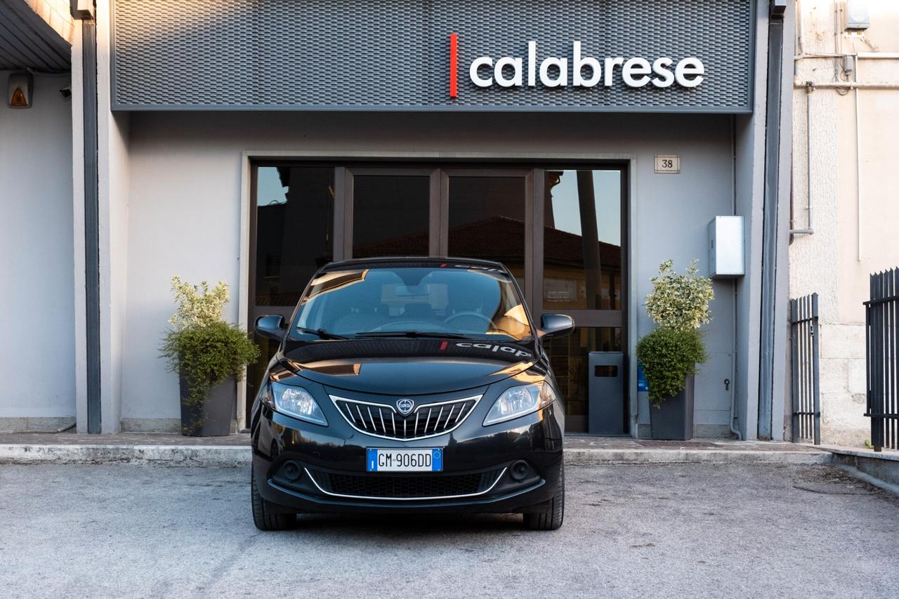 Lancia Ypsilon 1.0 Hybrid Silver Plus 70 CV