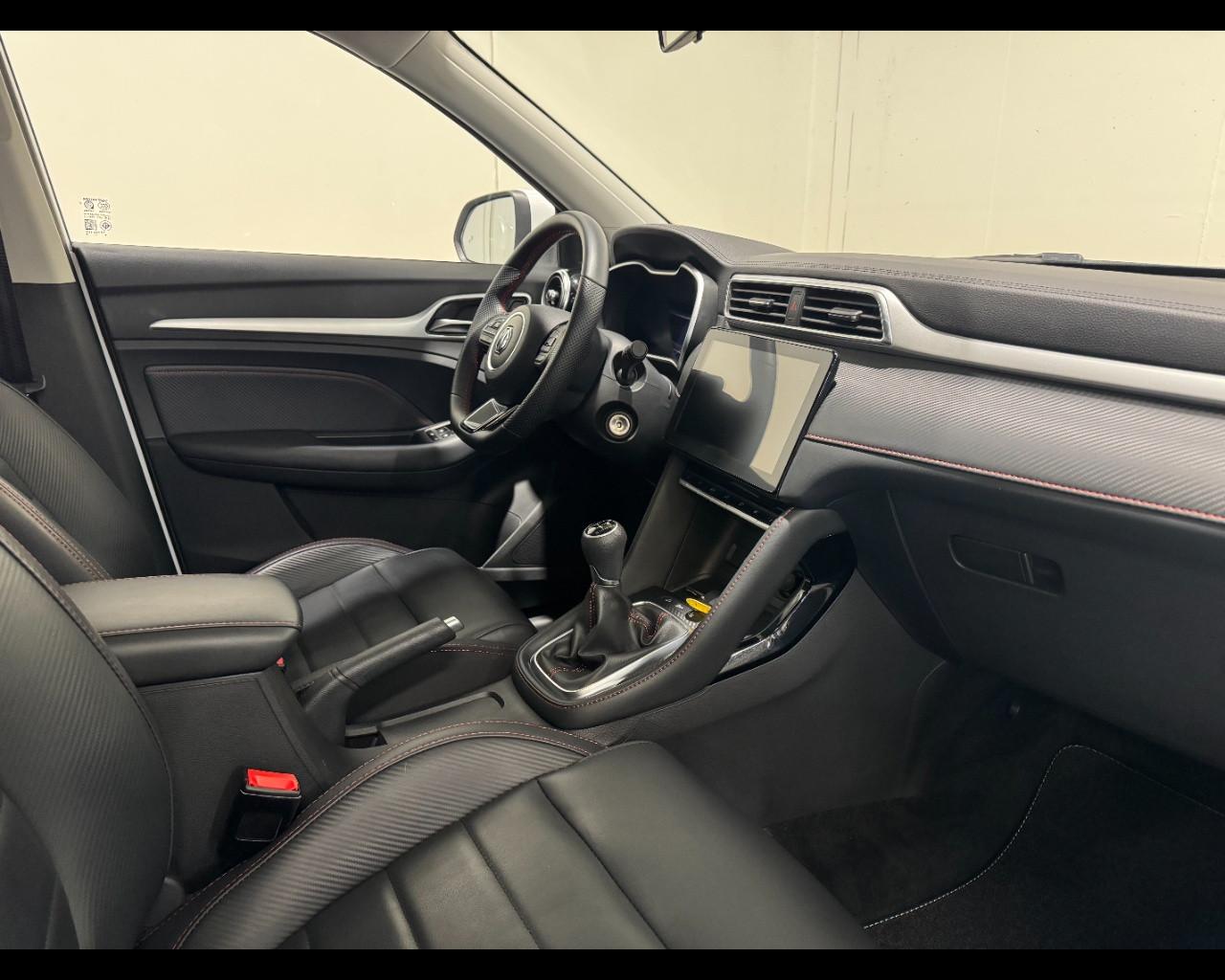MG ZS 1.5 LUXURY