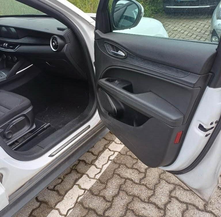 Alfa Romeo Stelvio 2.2 Turbodiesel 160 CV AT8 RWD Business 07/2022