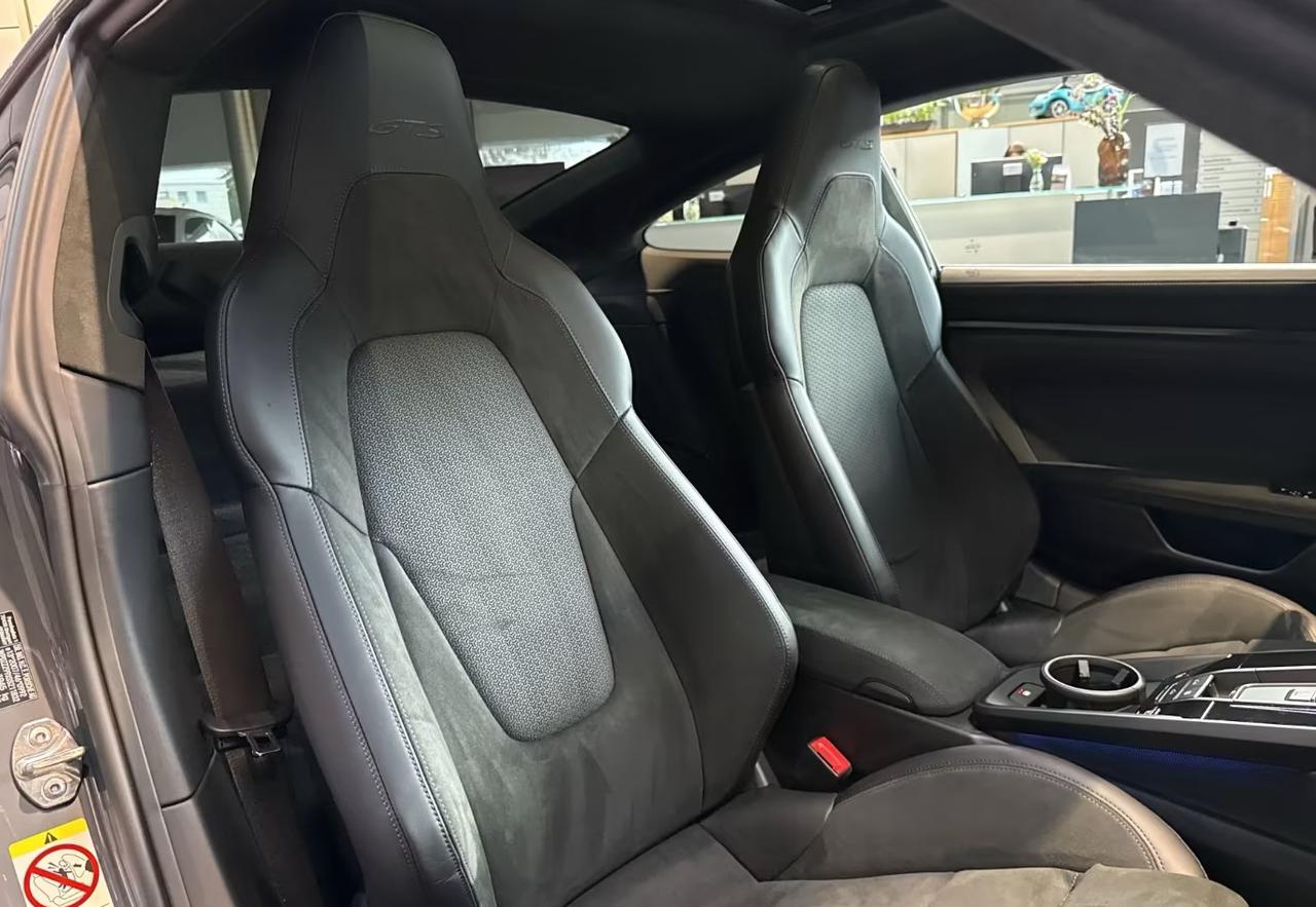 Porsche 911 Coupe 3.6 Carrera GTS auto