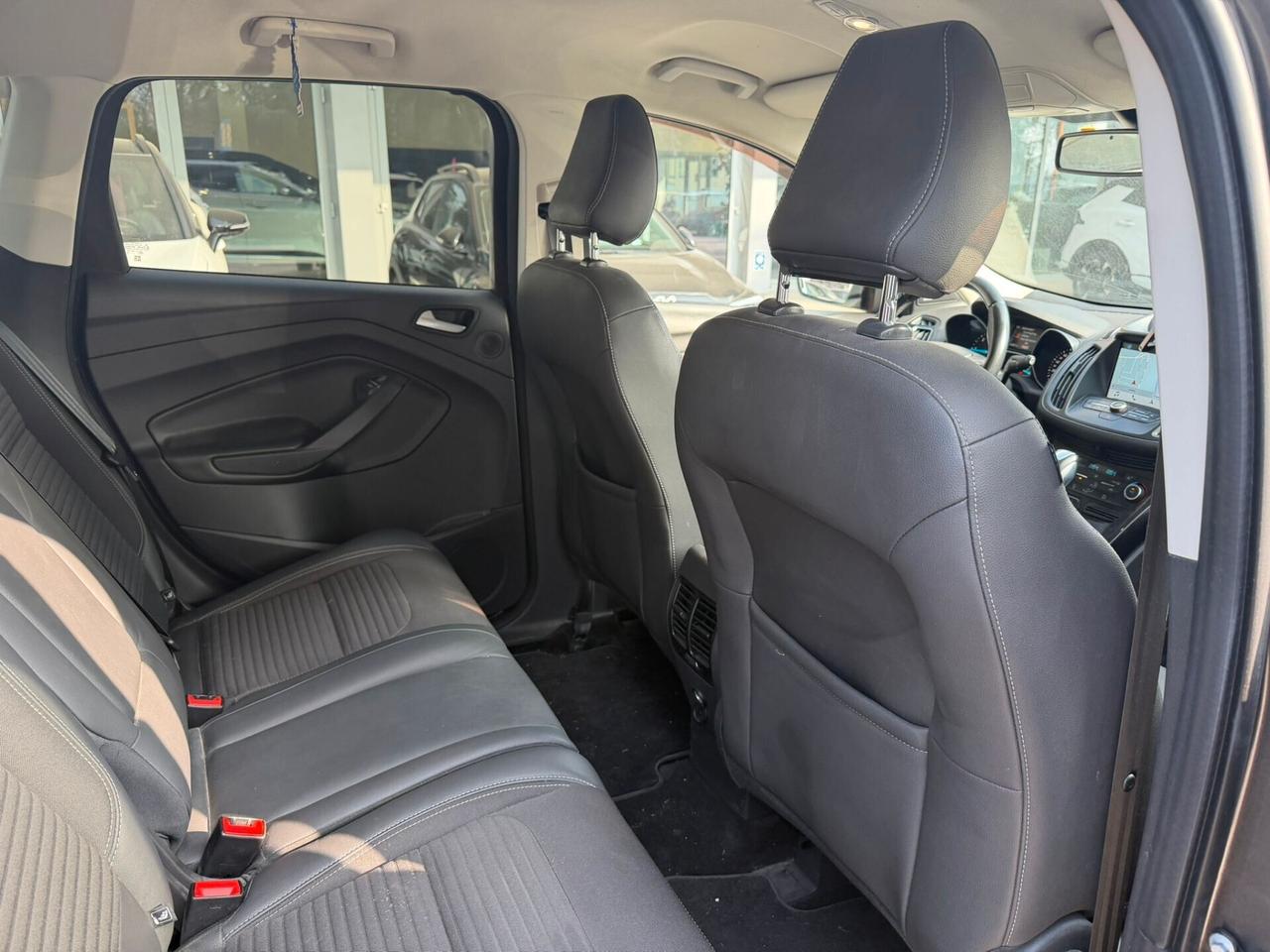 Ford Kuga 1.5 TDCI 120 CV S&S 2WD Powershift Titanium