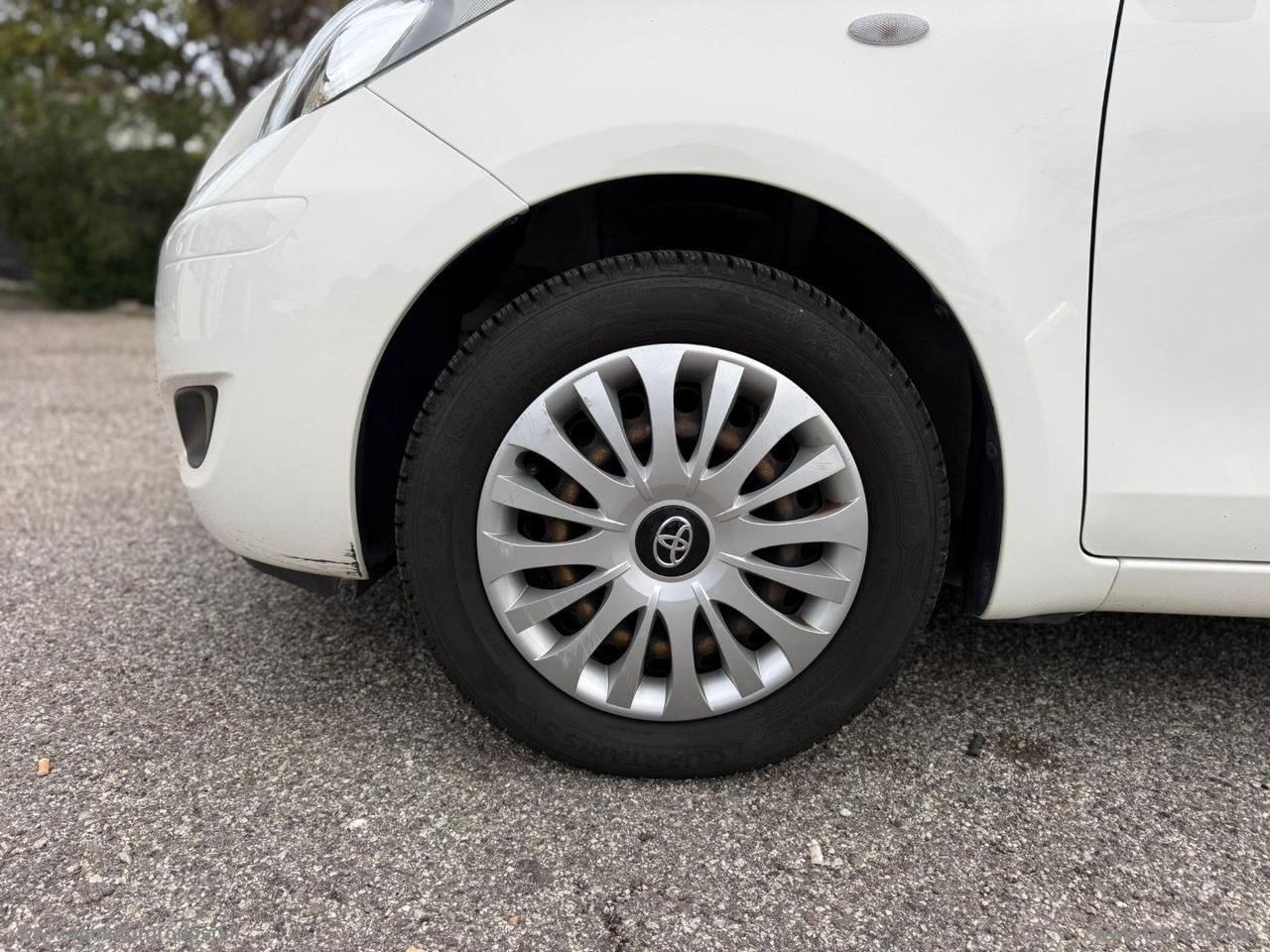 TOYOTA Yaris 1.0 5p. Sol GPL