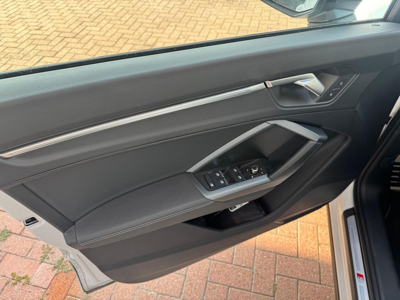 Audi Q3 S Line Identity Black 2.0 45 TFSI G #50560