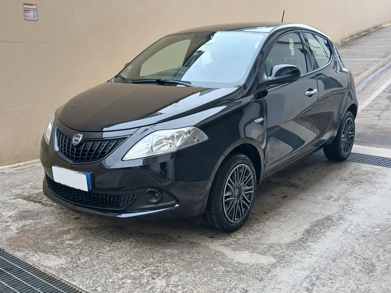 Lancia Ypsilon 1.0 FireFly 5 porte S&S Hybrid Silver Plus