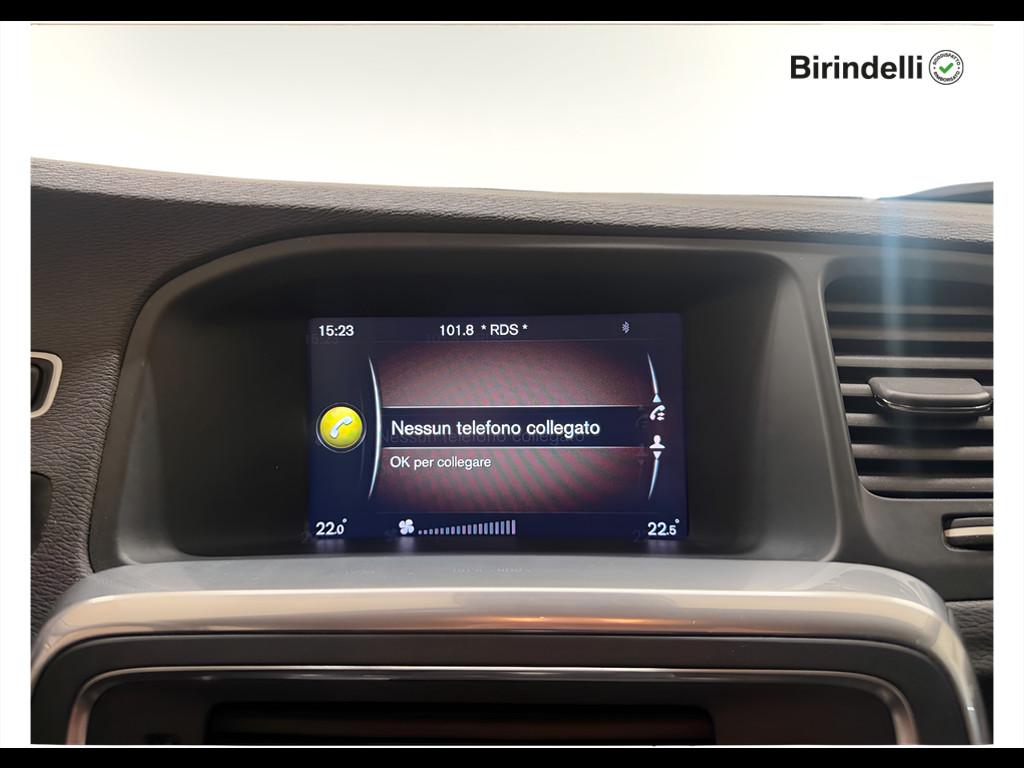 VOLVO V60 CC (2015-2018) - V60 Cross Country D3 Geartronic Business