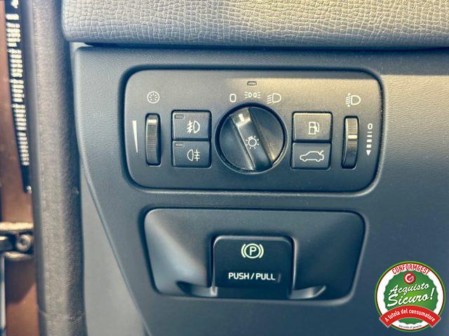 VOLVO XC60 2.4 D AWD Momentum