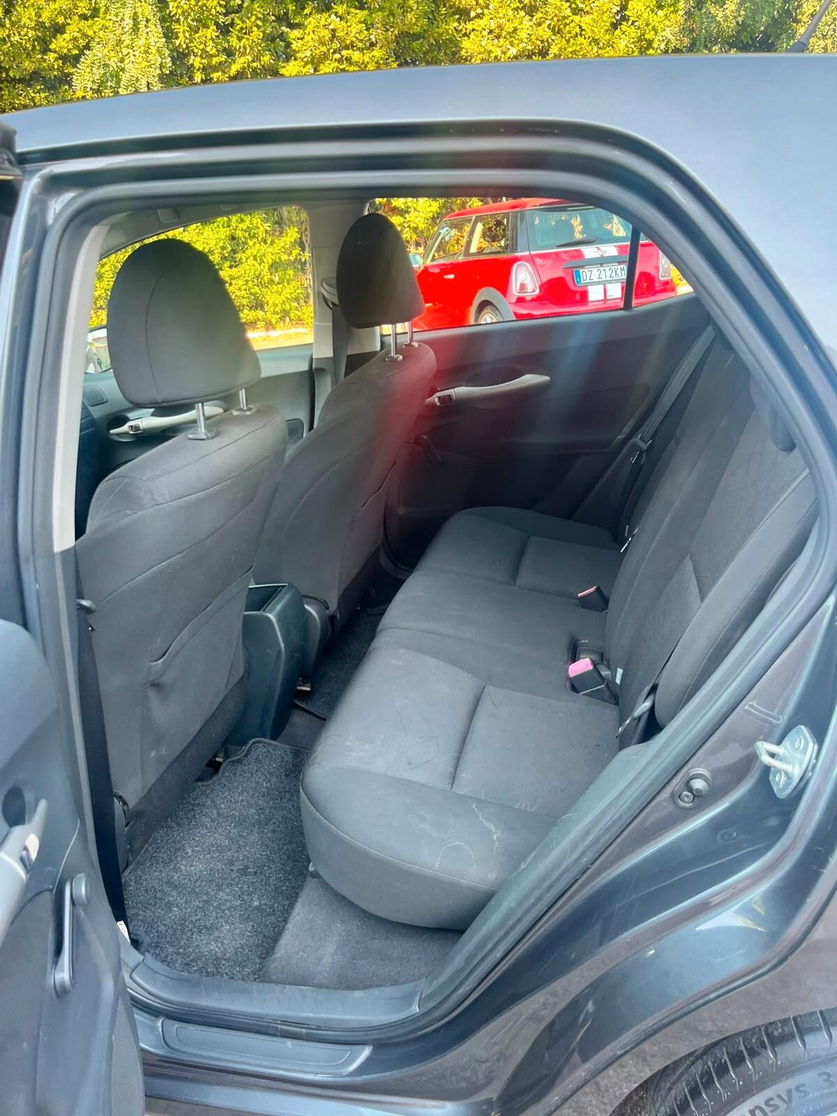 Toyota Auris 1.4 benzina