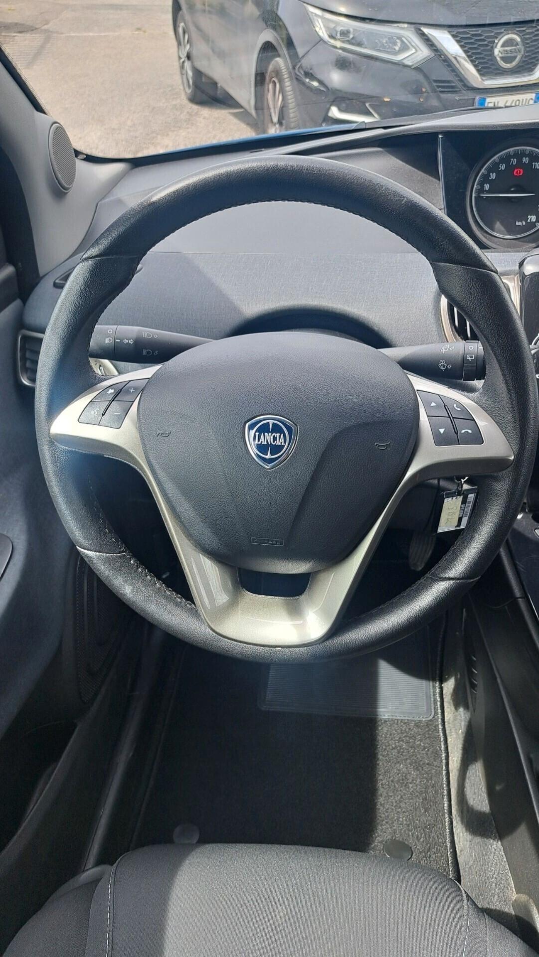 Lancia Ypsilon 1.0 FireFly 5 porte S&S Hybrid Ecochic Gold