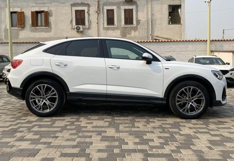 Audi Q3 SPB S Line interno ed esterno 2.0 TDI 150CV S-Tronic 35