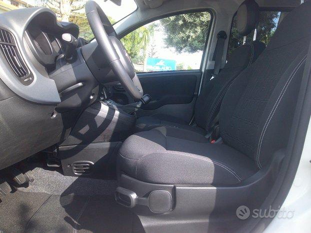 Fiat Panda 1.0 69cv firefly hybrid schermo touch 7"