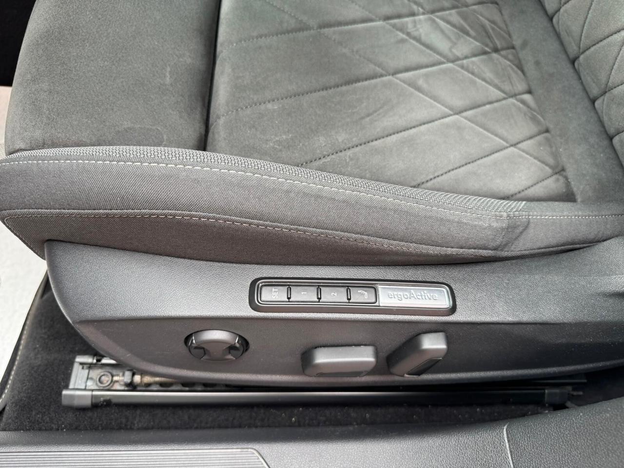 Volkswagen Golf 2.0 tdi Style 115cv dsg