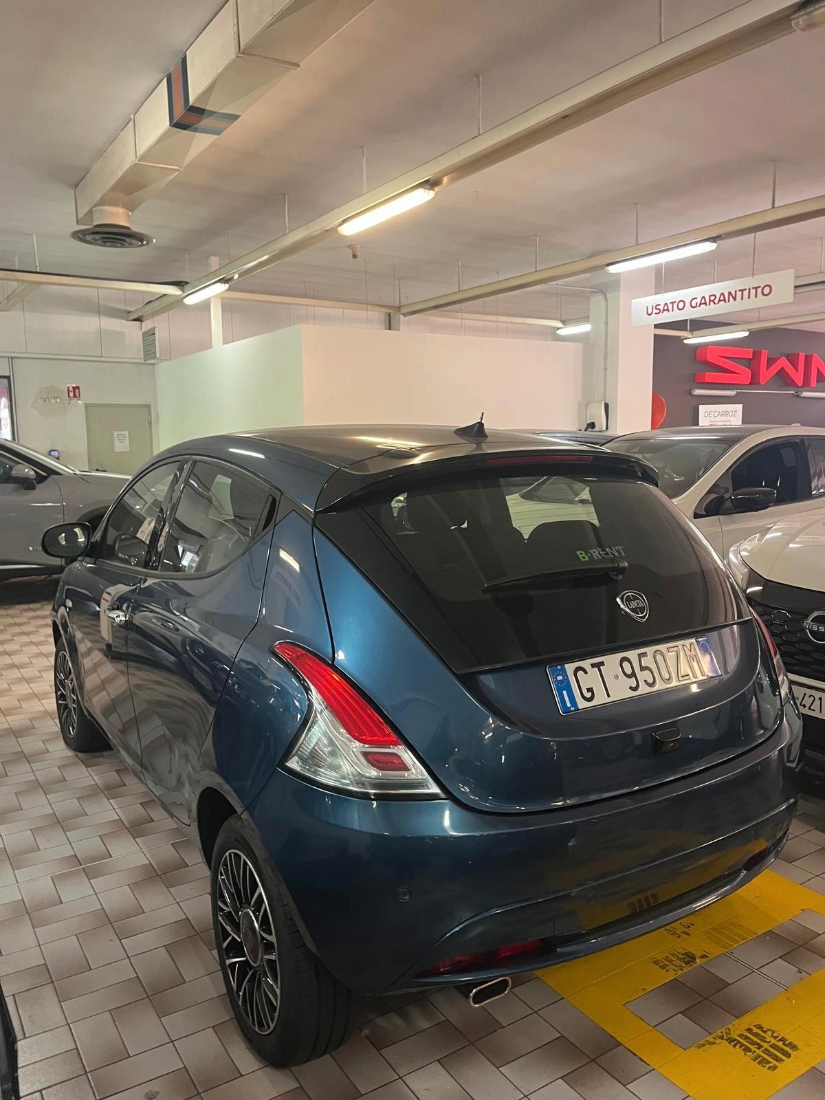 Lancia Ypsilon 1.0 FireFly 5 porte S&S Hybrid Platino