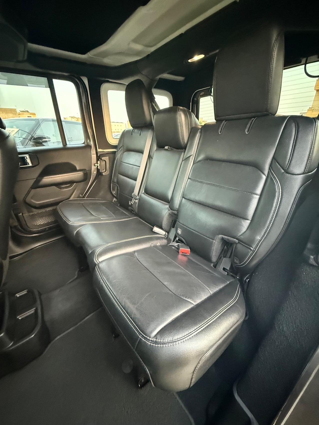 Jeep Wrangler Unlimited 2.2 Mjt II Sahara