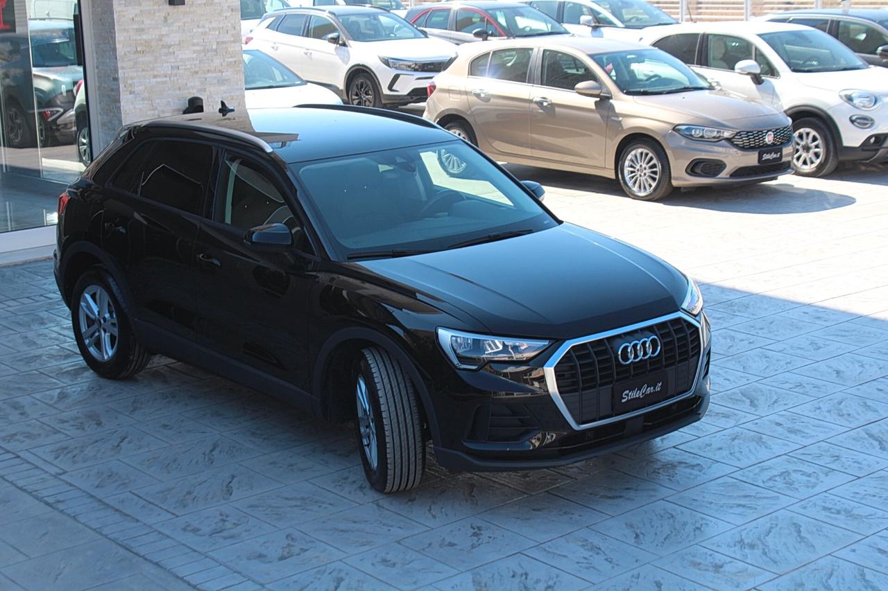 Audi Q3 35 TDI S tronic Business