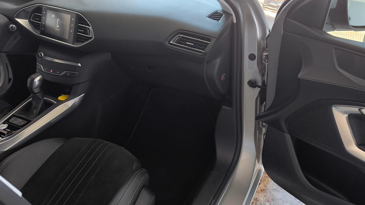 Peugeot 308 BlueHDi 120 S&S EAT6 Allure