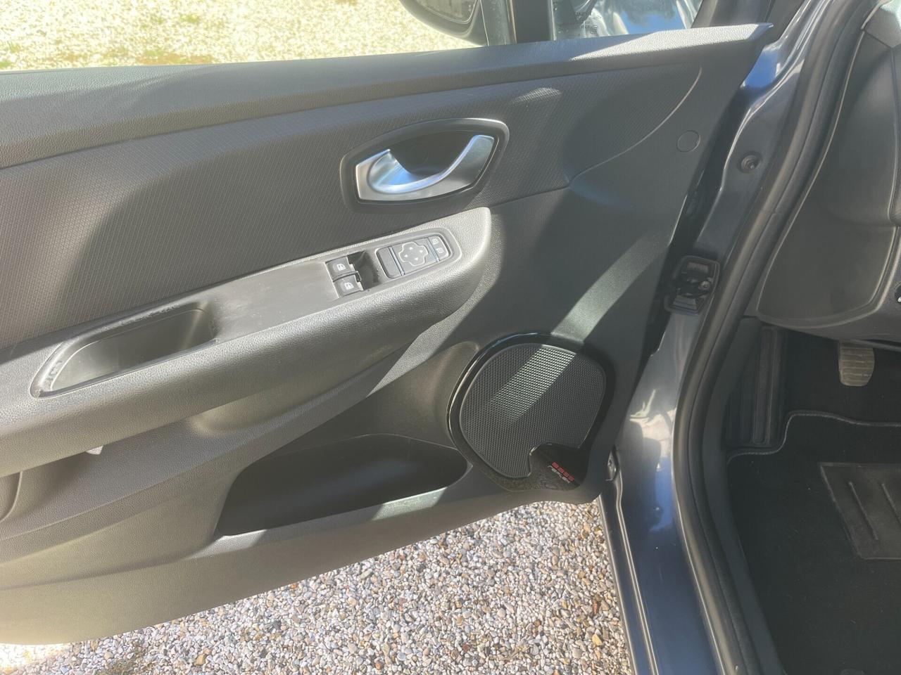 Renault Clio TCe 12V 90 CV GPL 5 porte Moschino In