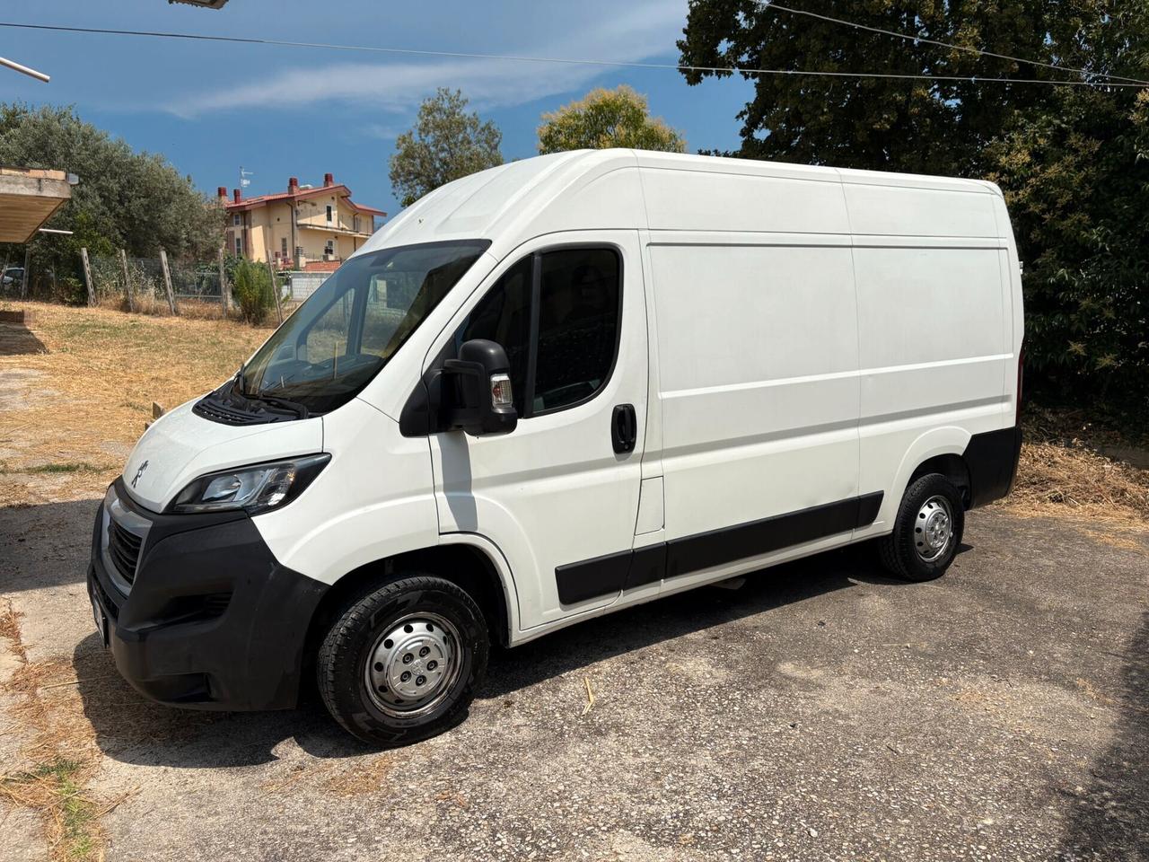 Peugeot Boxer 335 2.2BHDi 140 S&S PmTm E6D 10-2019