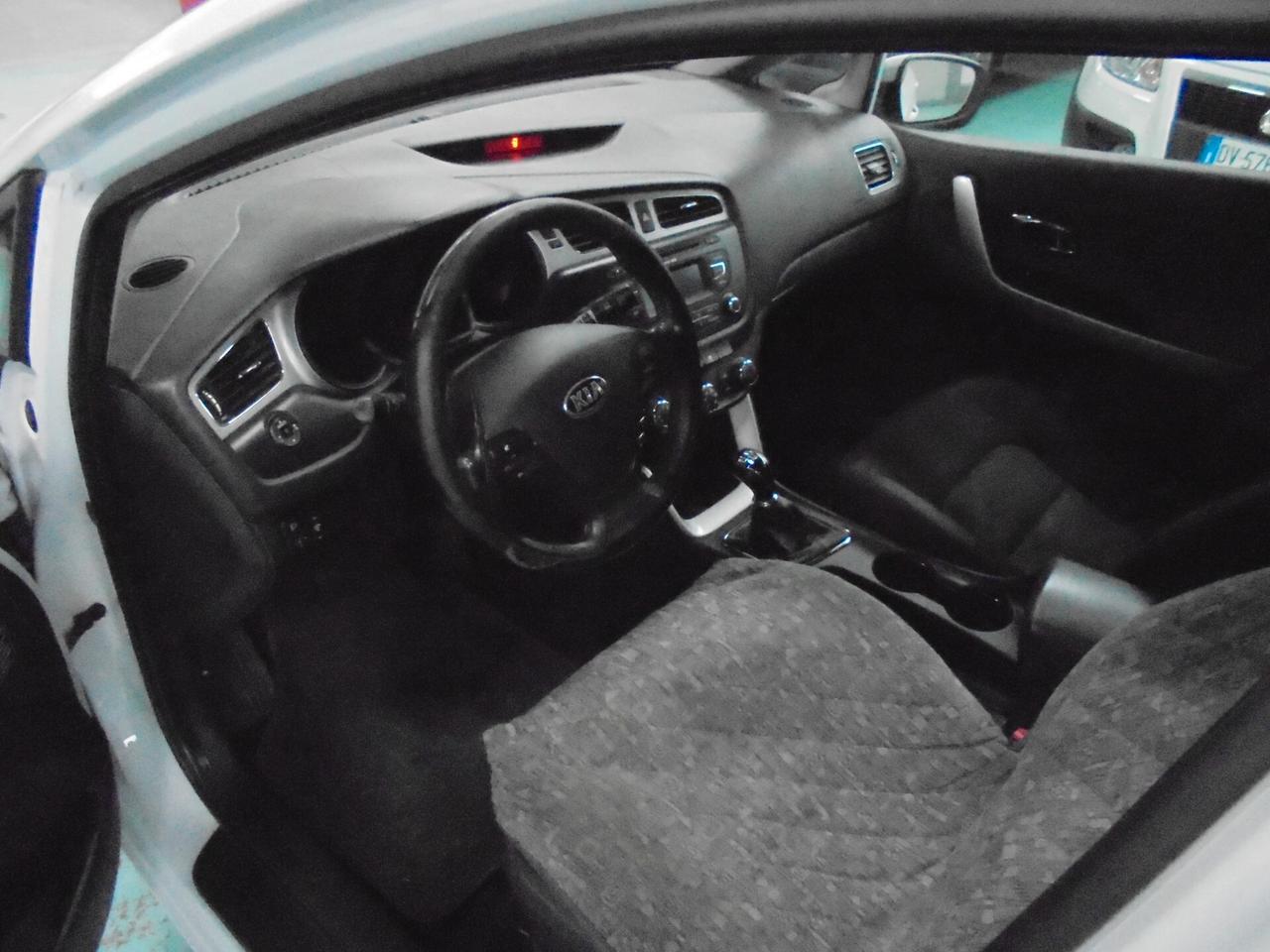 Kia Ceed cee'd 1.6 CRDi 110 CV 5 porte Cool FRIZIONE NUOVA