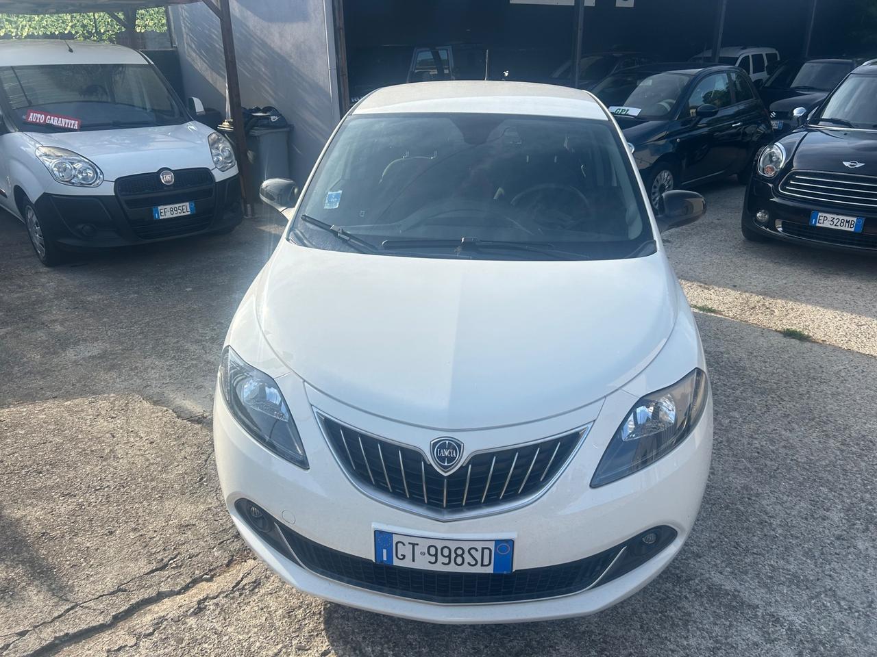 Lancia Ypsilon 1.0 FireFly 5 porte S&S Hybrid Platino