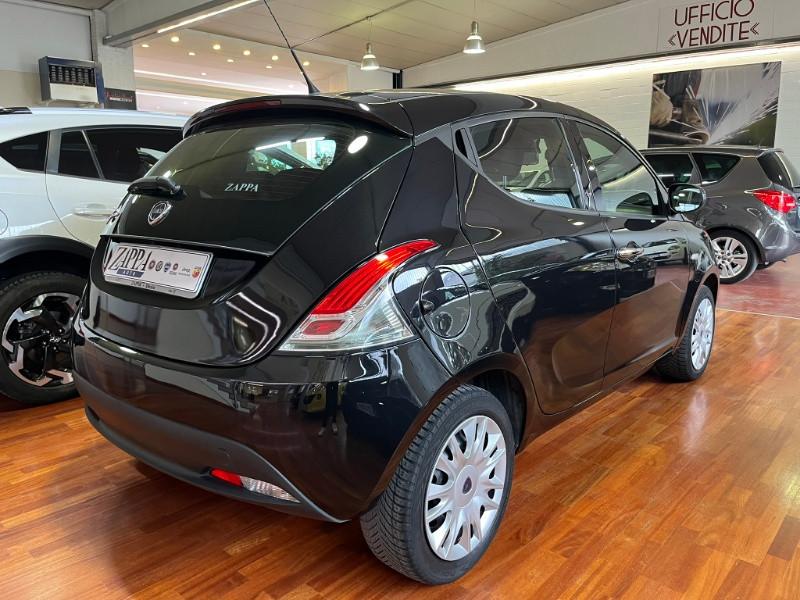 LANCIA Ypsilon 1.2 69 CV 5 porte Gold
