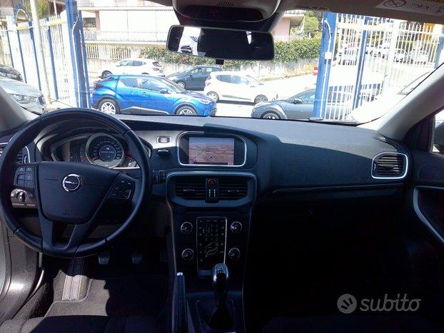 Volvo V40 Cross Country D2 120cv