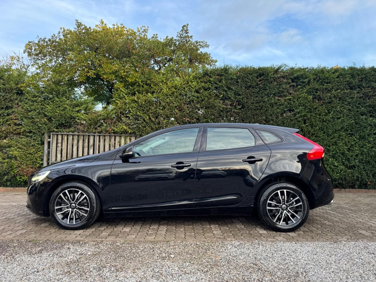 Volvo V40 D2 Geartronic Business Plus