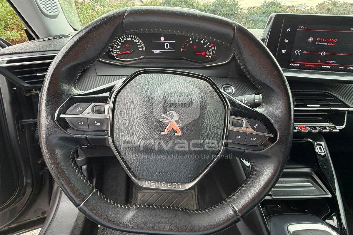 PEUGEOT 2008 PureTech 100 S&S Allure Navi Pack