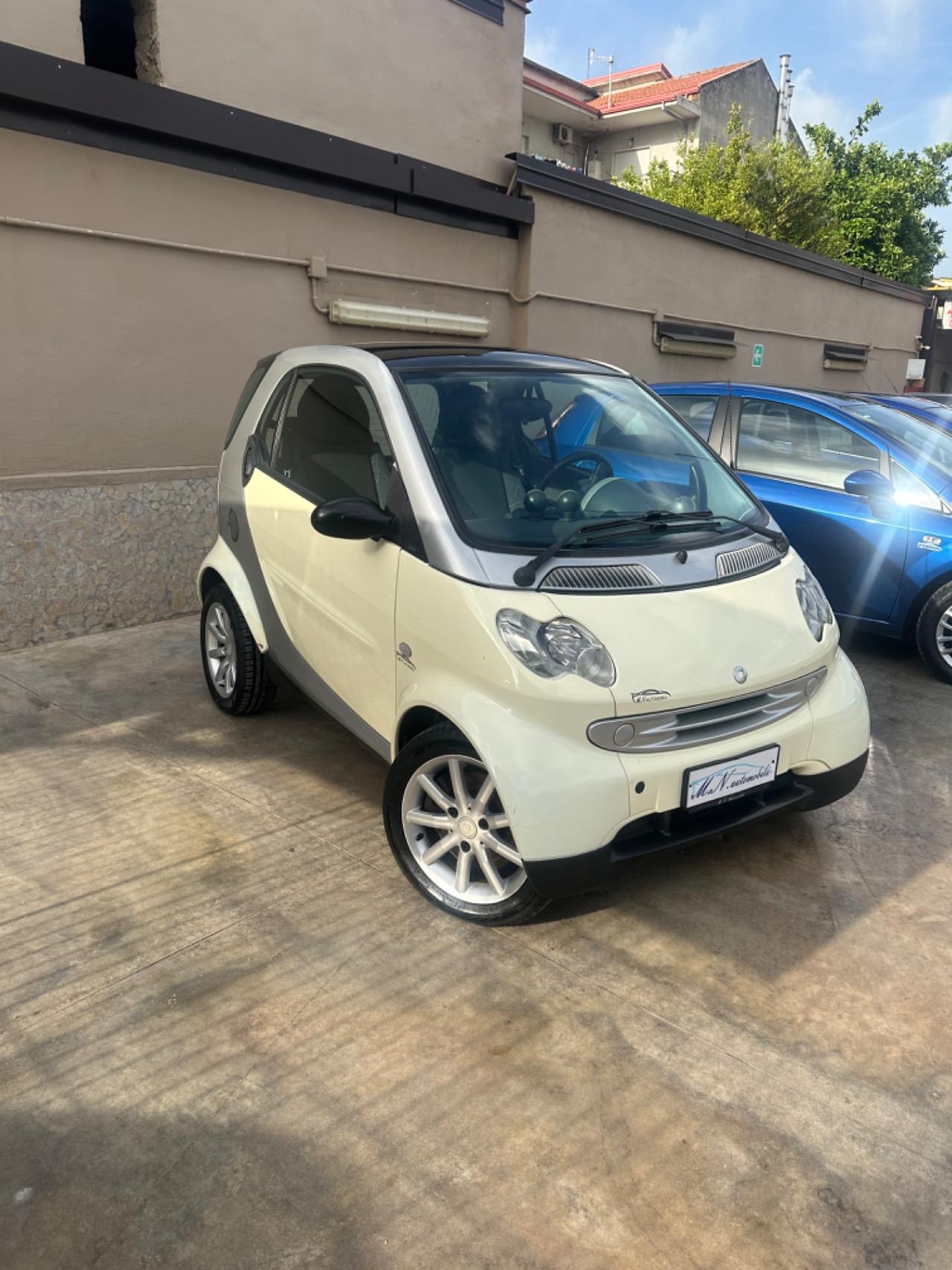 Smart ForTwo 700 coupé pure (45 kW)