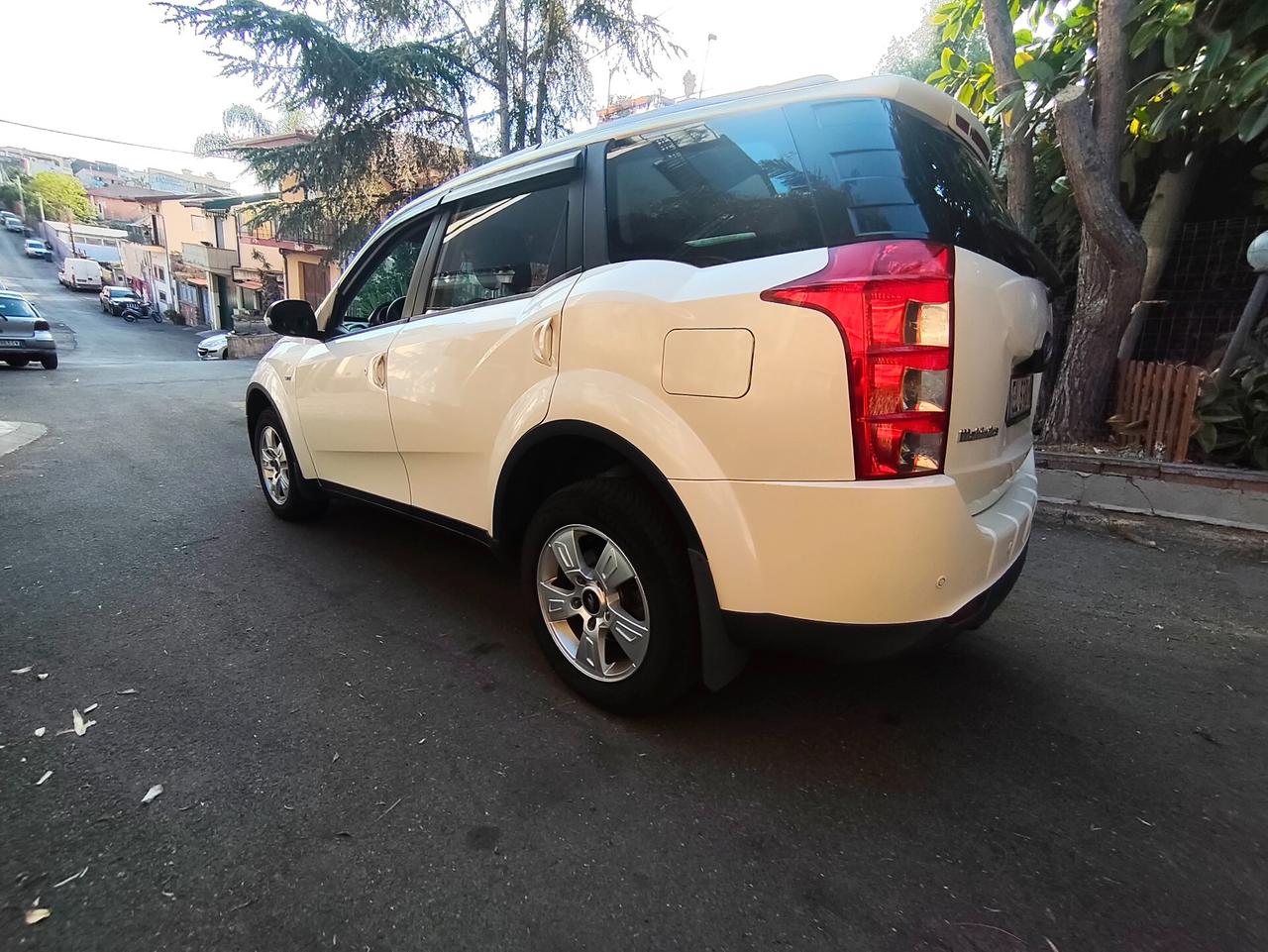 Mahindra XUV500 7 posti 2014