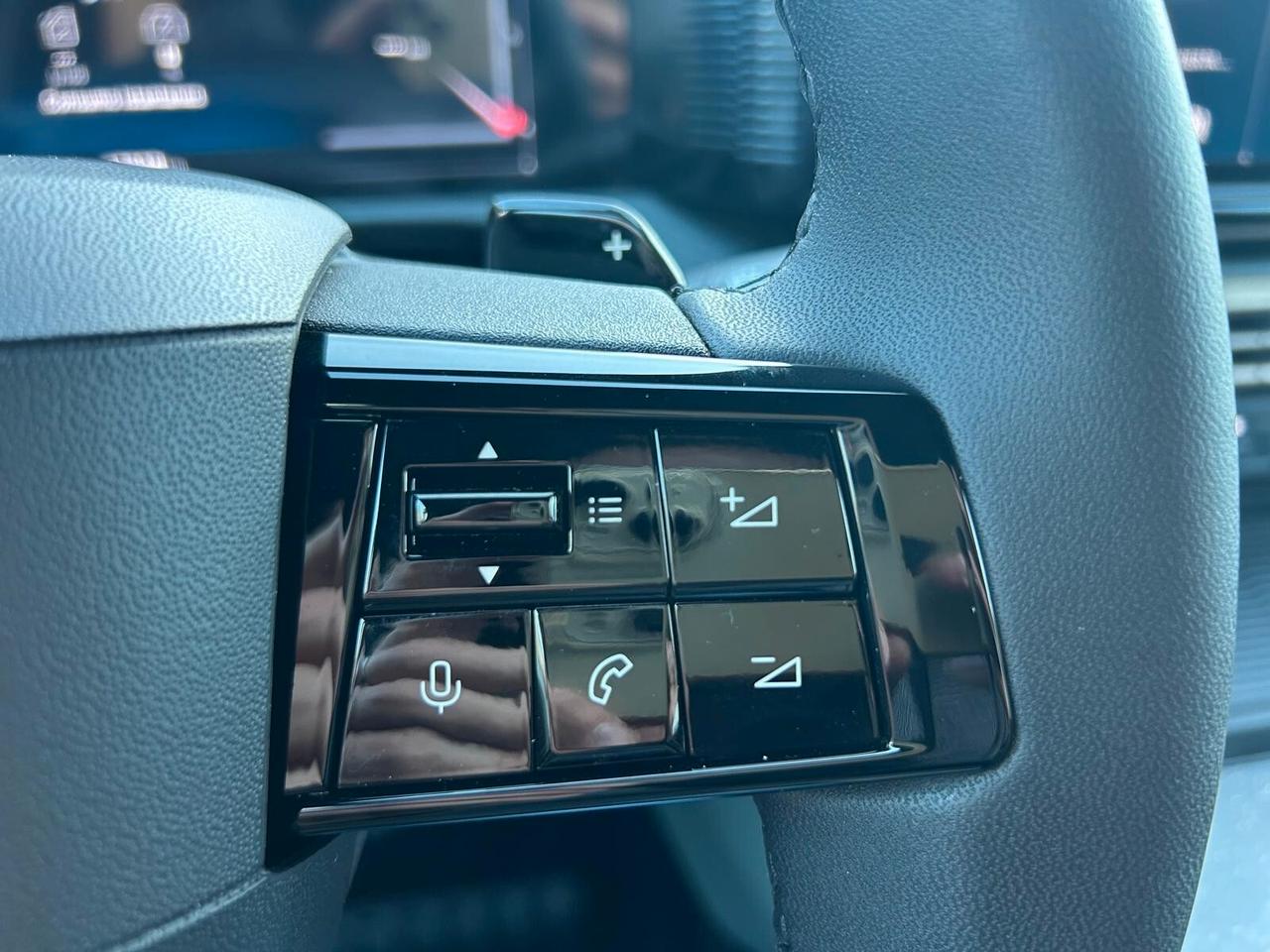 Lancia Ypsilon Hybrid e-DCT LX