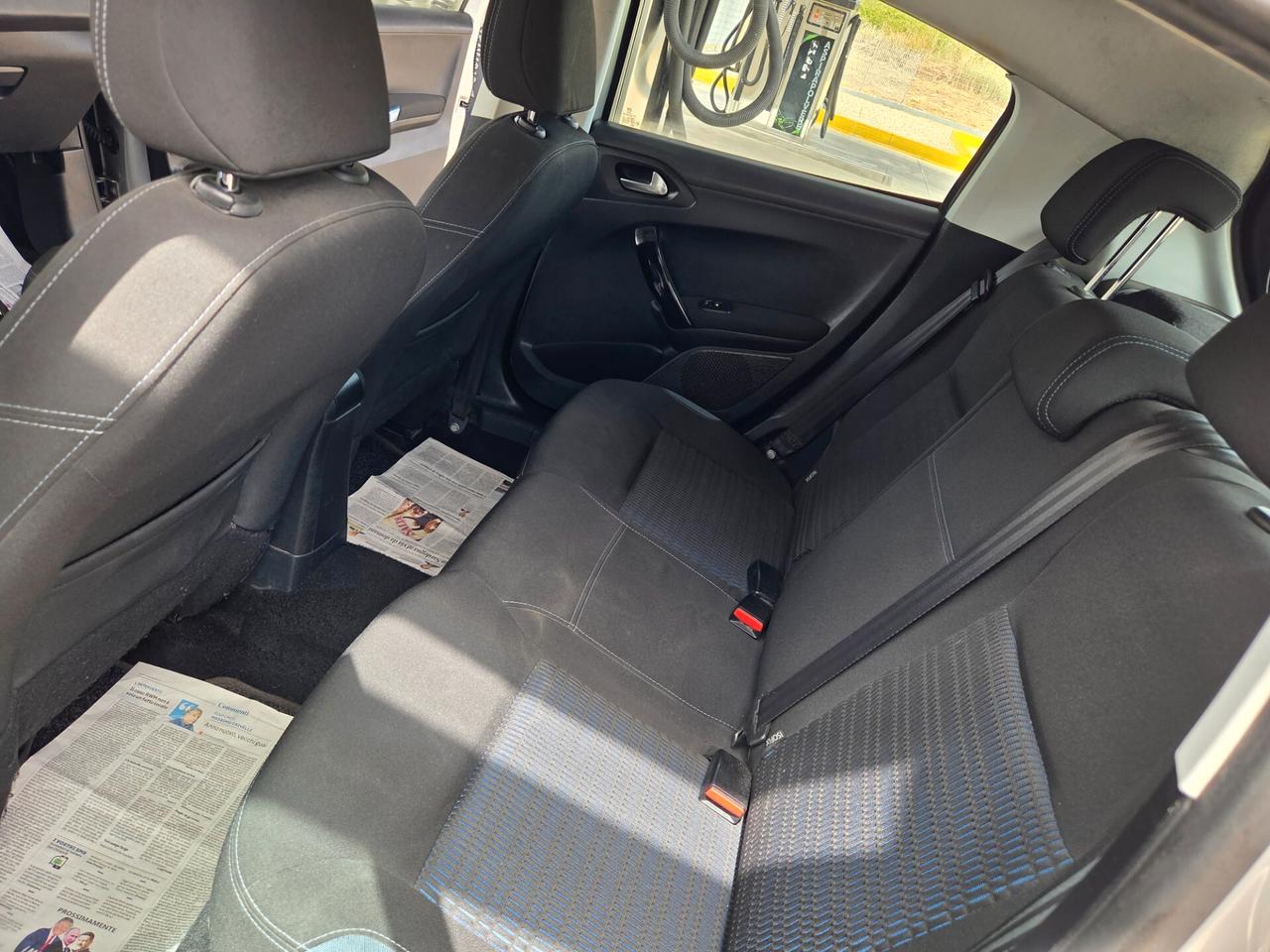 Peugeot 208 1.6 e-HDi 115 CV Stop&Start 5 porte Allure